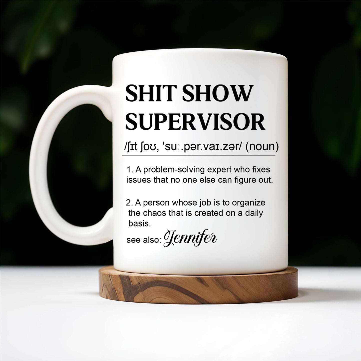 Supervisor experto en resolución de problemas organiza el caos diario - Taza de café personalizada - COL049_MG
