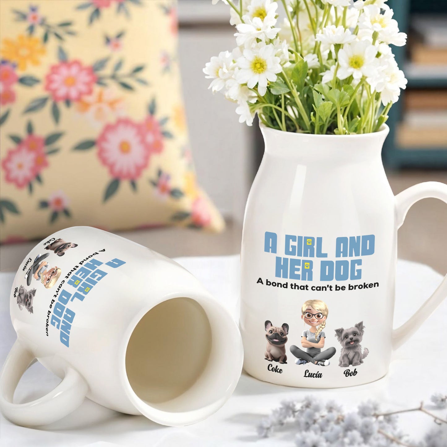 Une fille et ses chiens, un lien indéfectible – Vase à fleurs en céramique personnalisé – DOG025_CEV