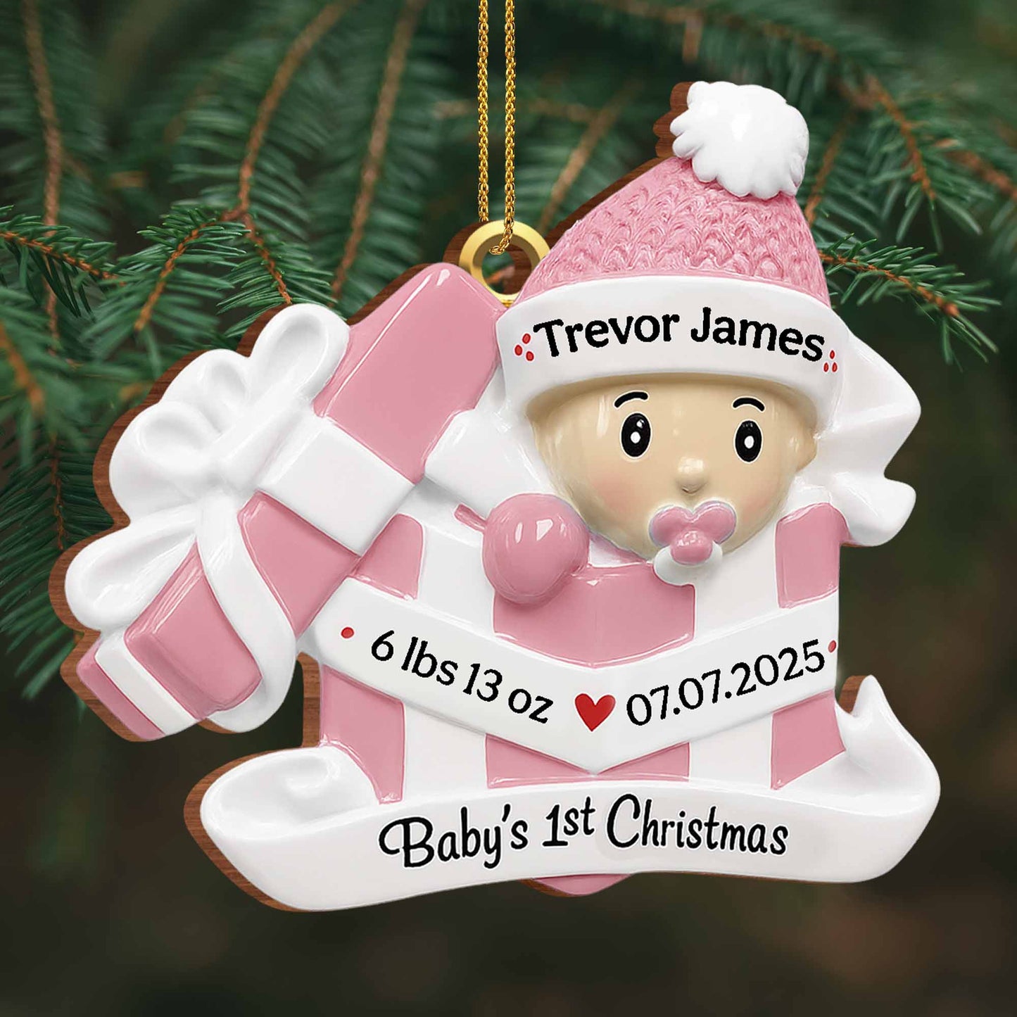 Caja de regalo y gorro navideño para la primera Navidad del bebé - Adorno de madera personalizado, forma personalizada - KID165_WDO
