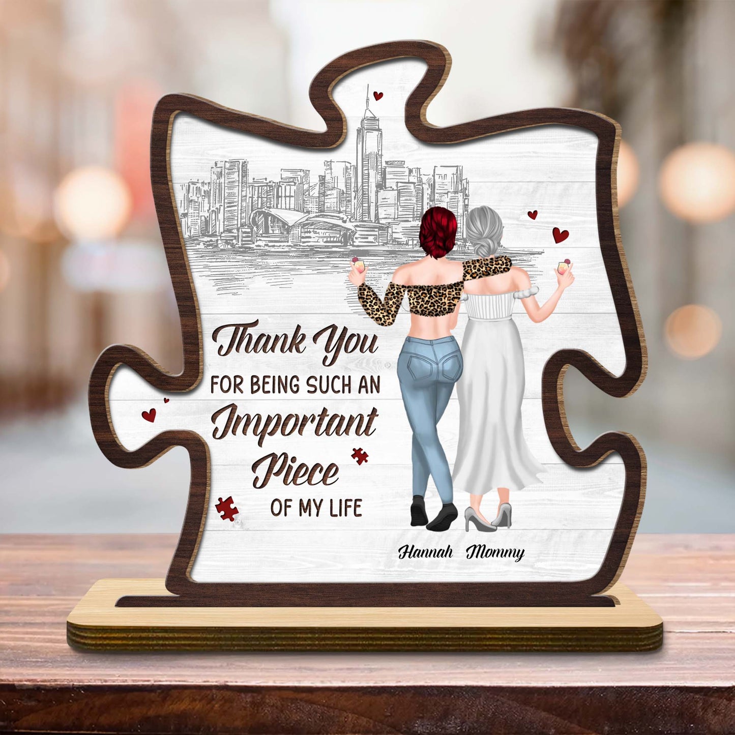 Gracias por ser una pieza importante, paisaje urbano y corazones - Placa de madera personalizada de 2 capas con base plana - MOM047_WPLA