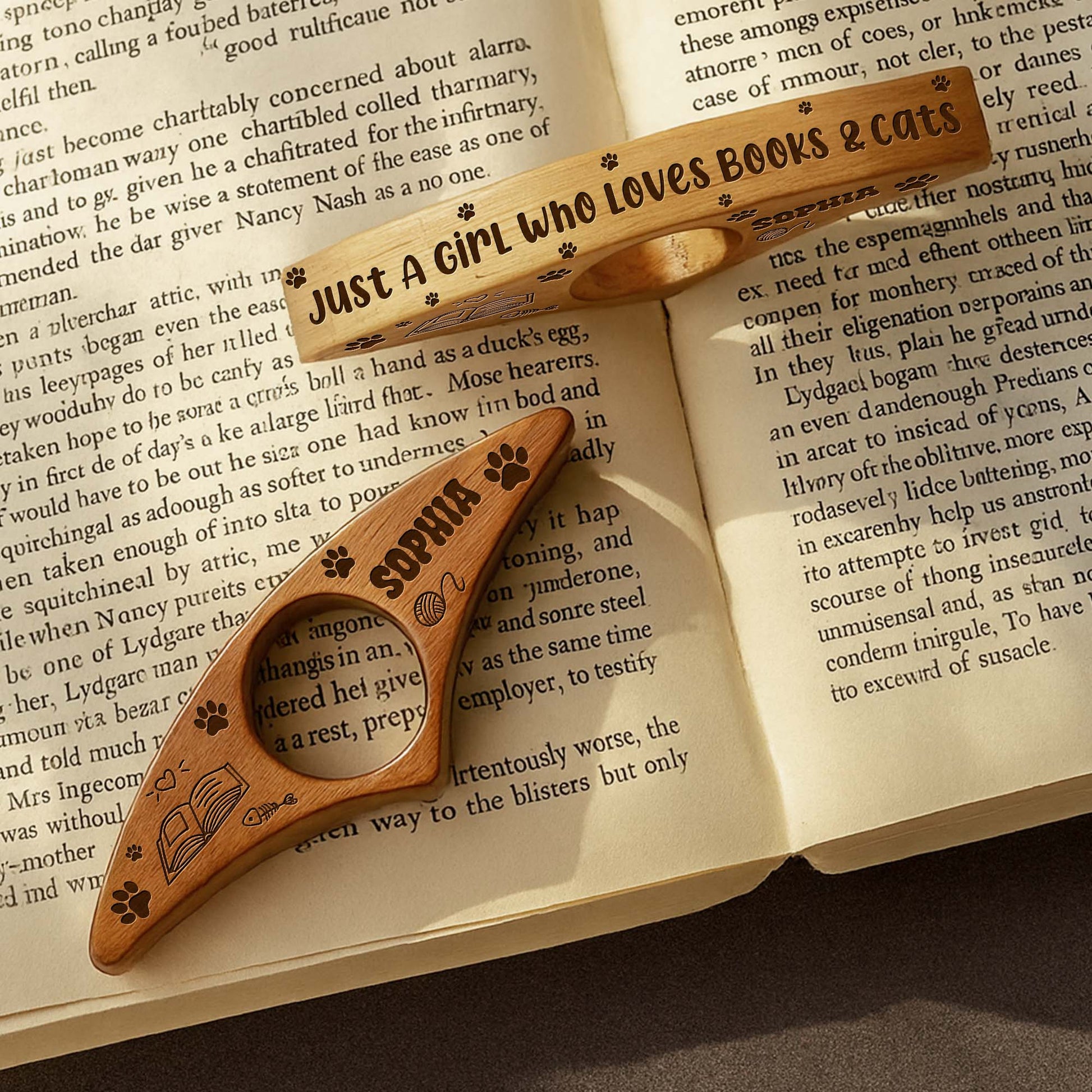 Just A Girl Who Loves Books & Cats