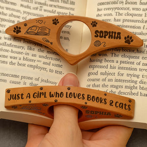 Just A Girl Who Loves Books & Cats