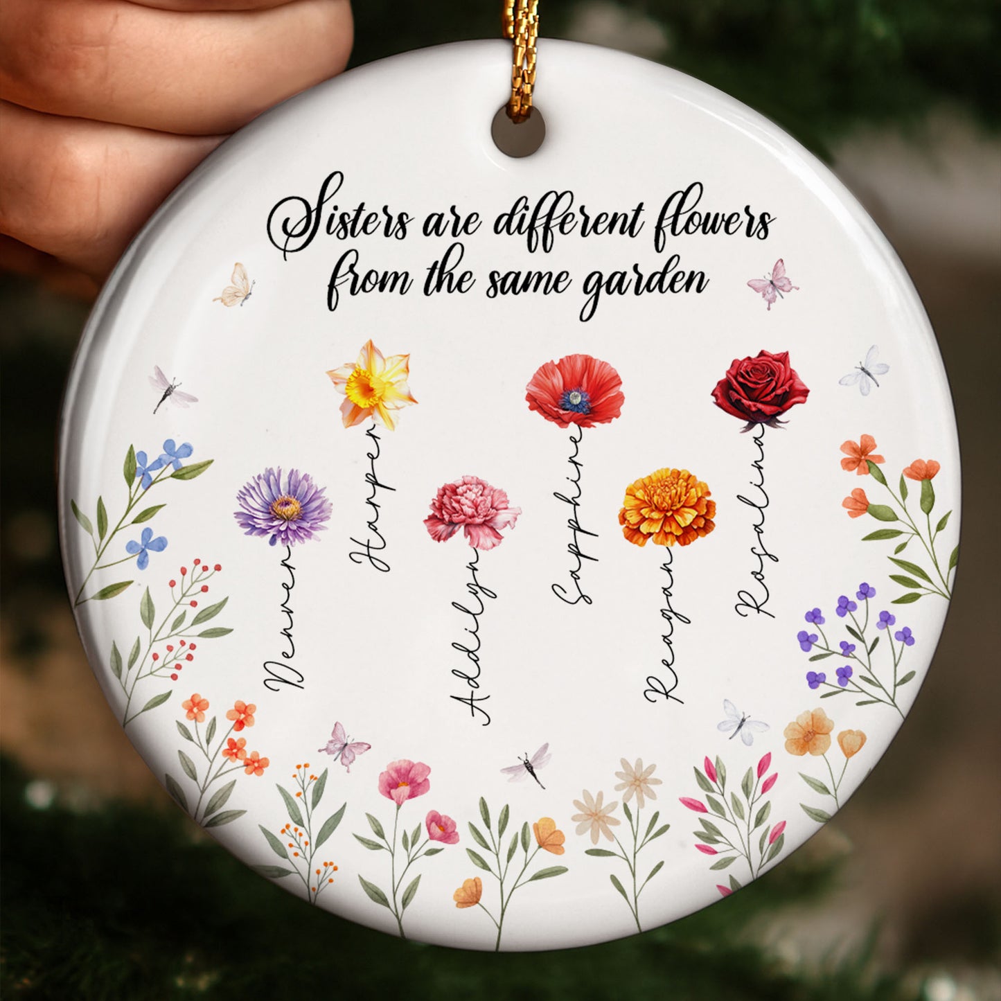 Hermanas son flores diferentes del mismo jardín - Adorno de cerámica personalizado con forma redonda - BST043_RCE