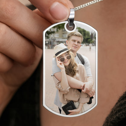 Capture Your Special Moments With This Custom Necklace