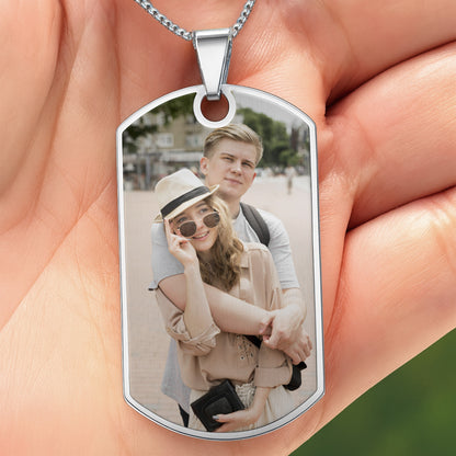 Capture Your Special Moments With This Custom Necklace