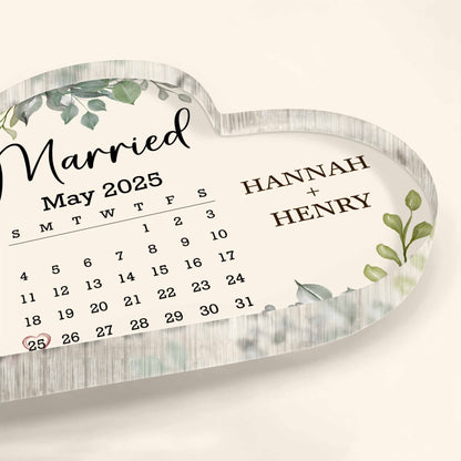 Married May 2025 Calendar Leaves Heart Design