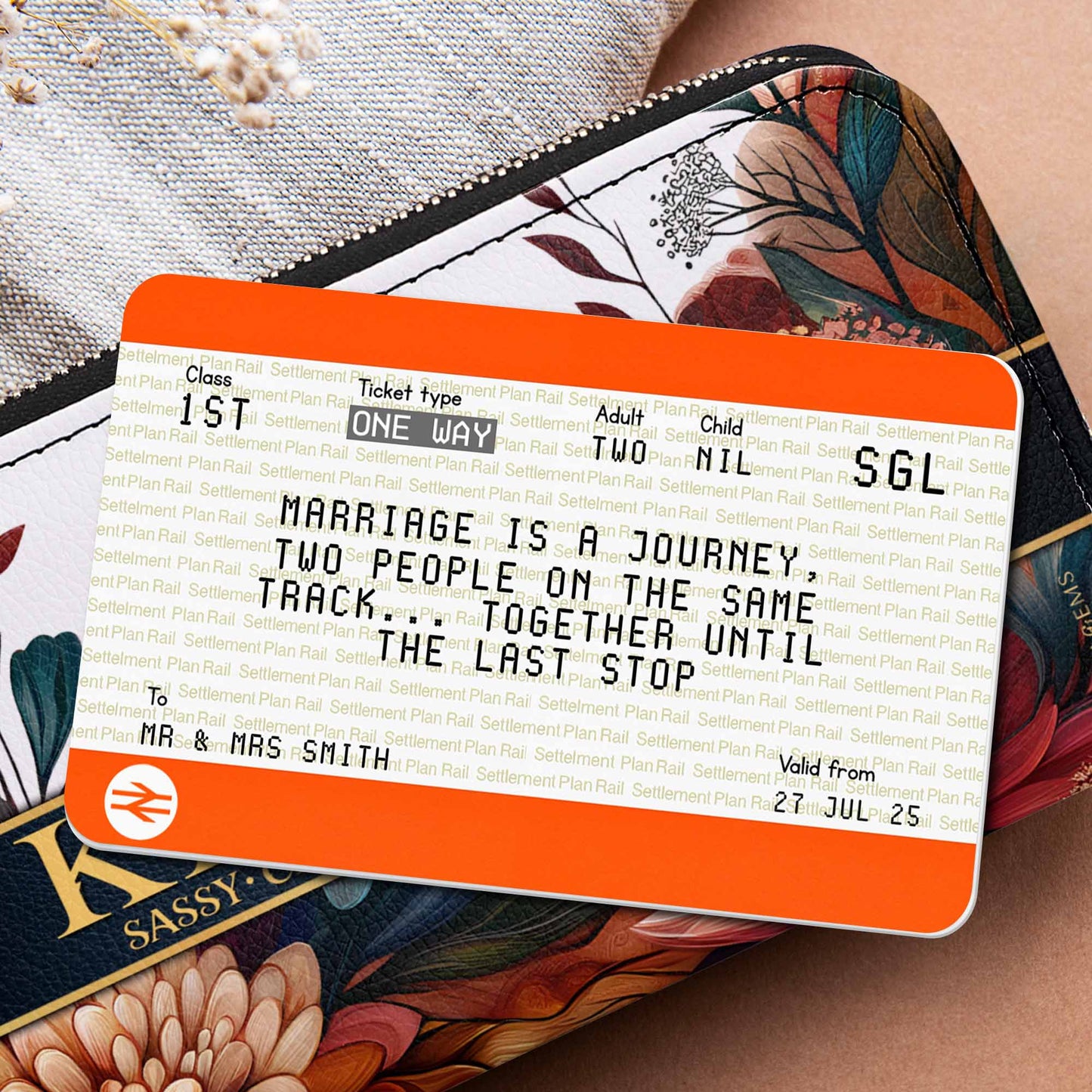 Le mariage est un voyage entre deux personnes sur la même voie – Carte portefeuille personnalisée en aluminium – CPL461_ALCA
