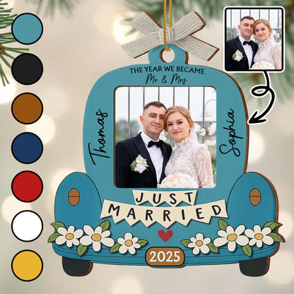 Just Married, Car And Flowers Design