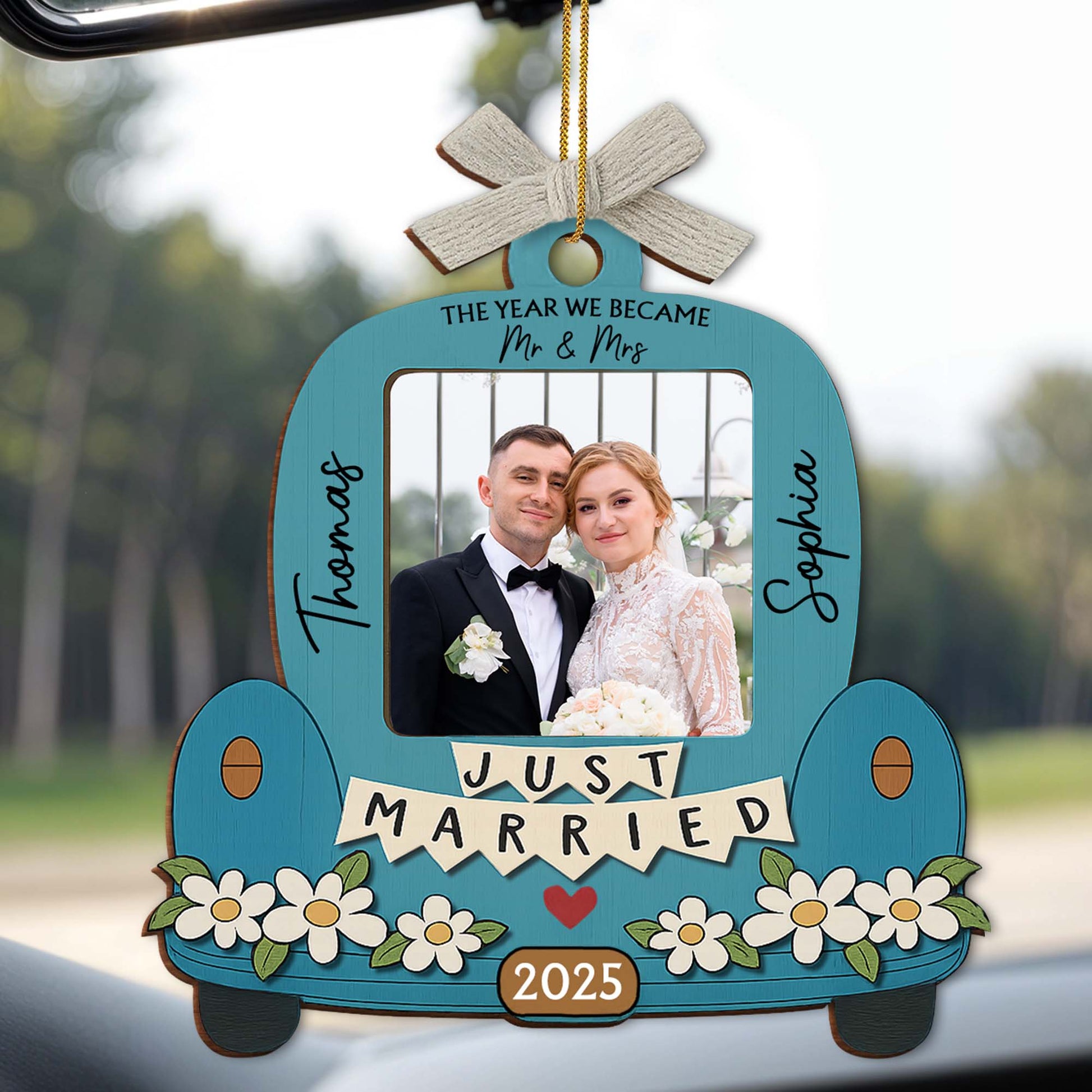 Just Married, Car And Flowers Design
