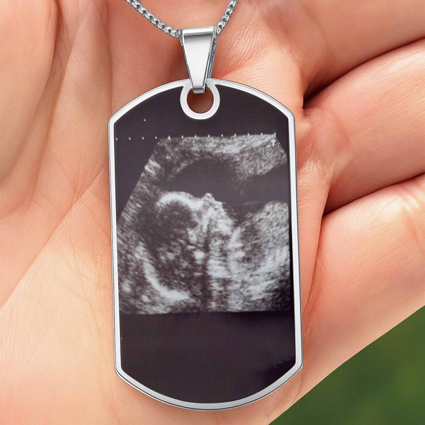 Para Papá, Ahora Tú También, Ultrasound Heart Necklace