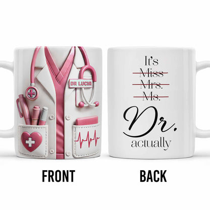 C'est Mademoiselle Madame Docteur, blouse médicale et stéthoscope - Tasse à café personnalisée - DOC016_MG