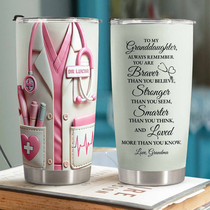 Para un doctor brillante, su cuidado y compasión, herramientas y uniformes médicos - Vaso de acero inoxidable personalizado de 20 oz y 30 oz - DOC036_TB