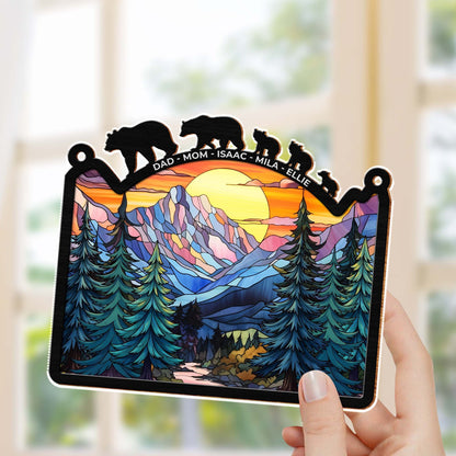 Admirez la beauté de la nature avec ce paysage de montagne et de forêt vibrant – Attrape-soleil personnalisé – FAM312_CSUN