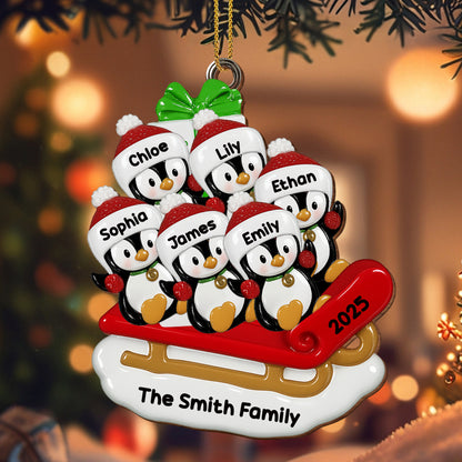 Celebra momentos felices en familia con pingüinos en trineo - Adorno de madera personalizado, forma personalizada - FAM453_WDO