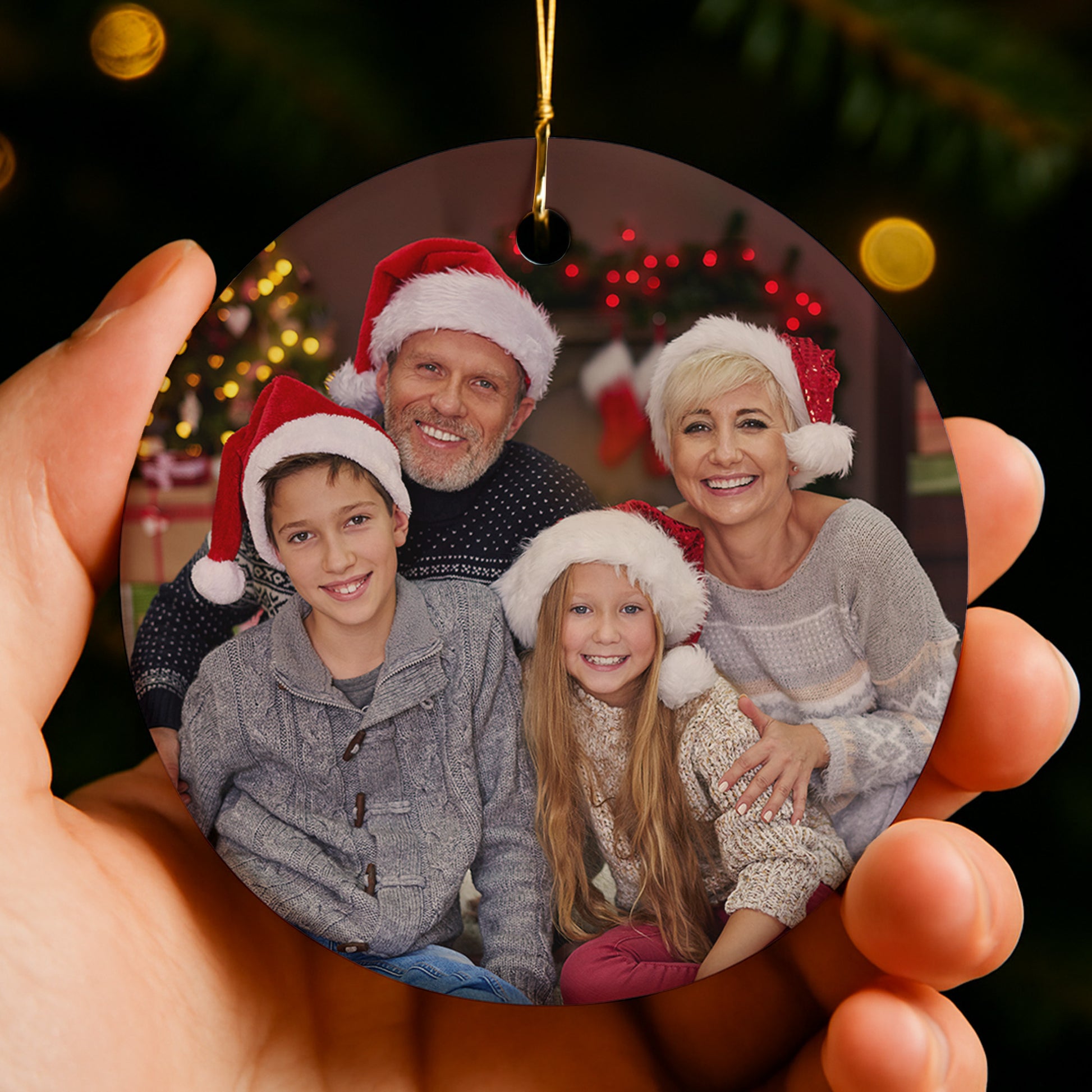 Create Lasting Holiday Memories Family Christmas Ornament