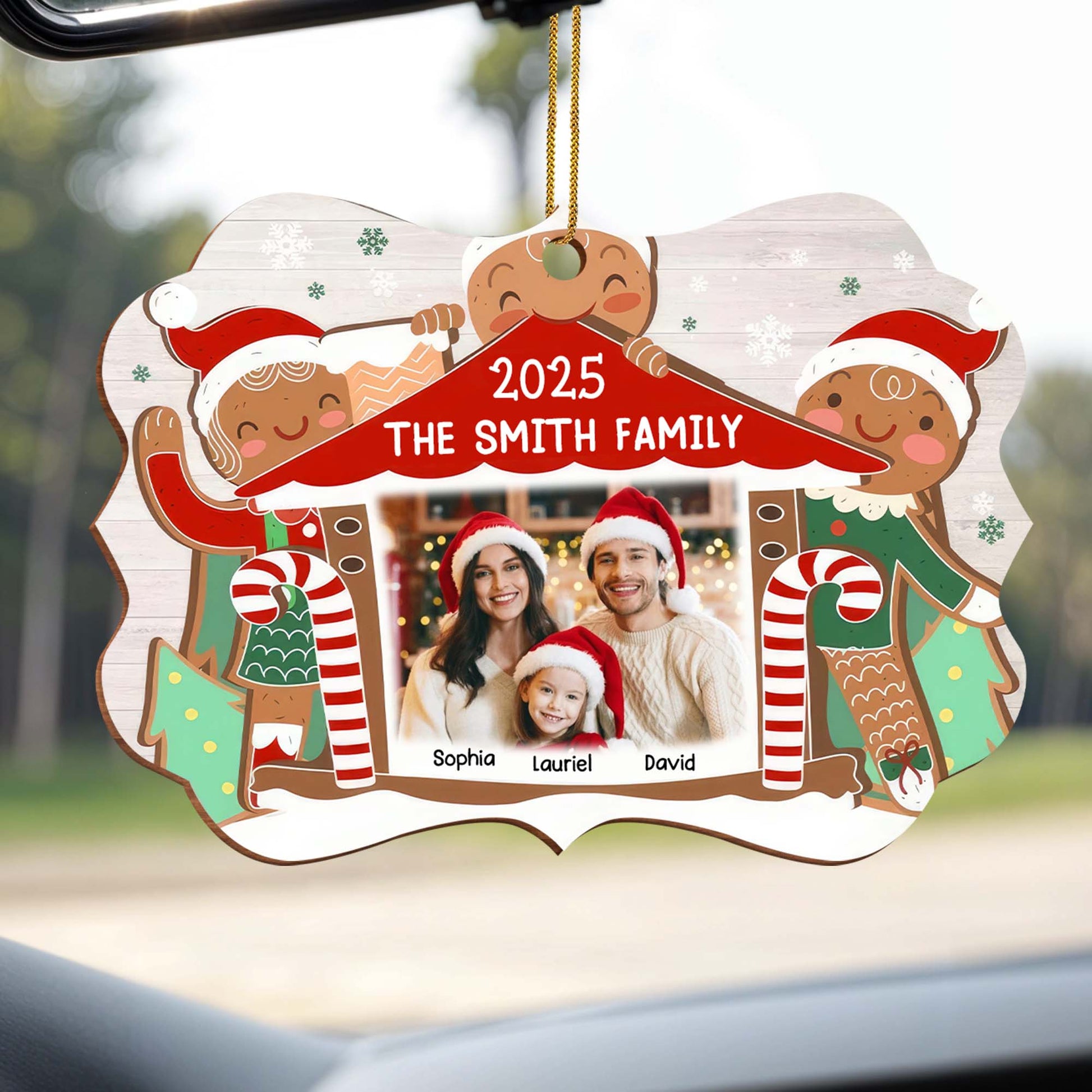 Celebrate Your Family This Christmas With Custom Decorations