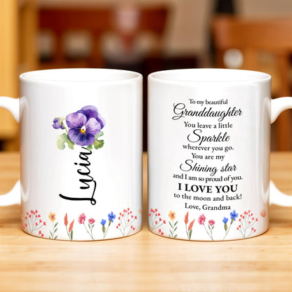Petite-fille, tu es mon étoile brillante ; message d'amour avec fleurs de pensées - Tasse à café personnalisée - GDT187_MG