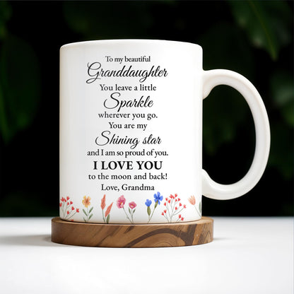 Petite-fille, tu es mon étoile brillante ; message d'amour avec fleurs de pensées - Tasse à café personnalisée - GDT187_MG