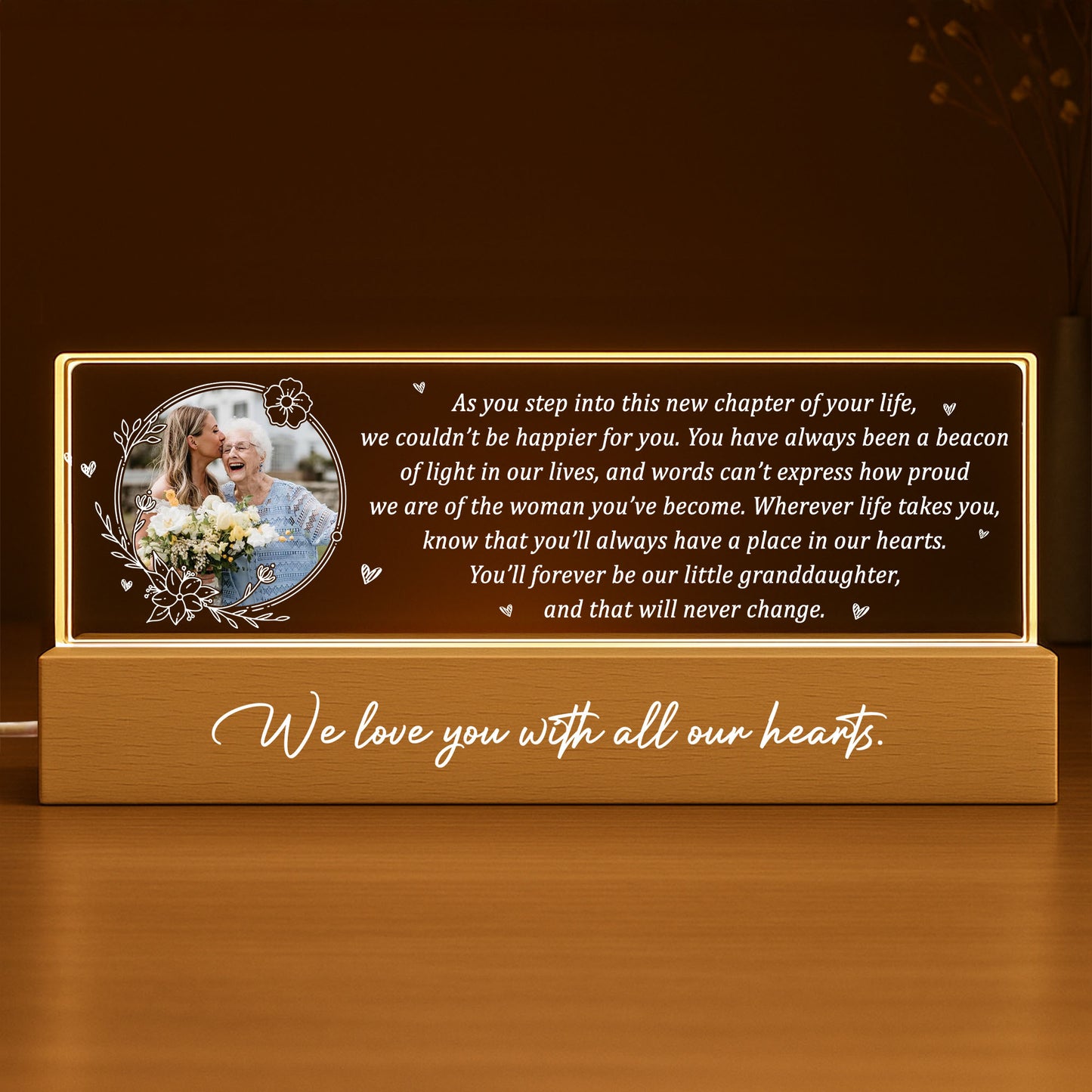 Al comenzar este nuevo capítulo de tu vida, Flores y Corazones - Luz nocturna LED personalizada con base de madera - GDT317_LEREC