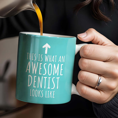 This Is What An Awesome Dentist Looks Like, Arrow and Text