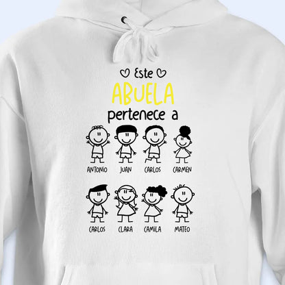 Este Abuela Pertenece A, Cartoon Family Design