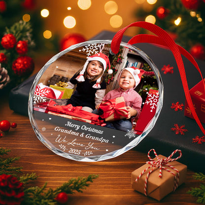 Merry Christmas Grandma & Grandpa With Snowflakes And Children - Personalized Custom Circle Glass Ornament - GRM100_CGOR