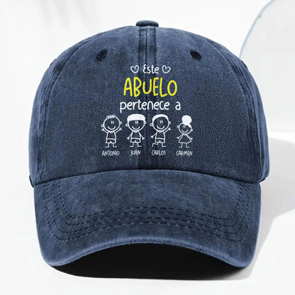 Este Abuelo Pertenece A, Child-like Figures And Hearts