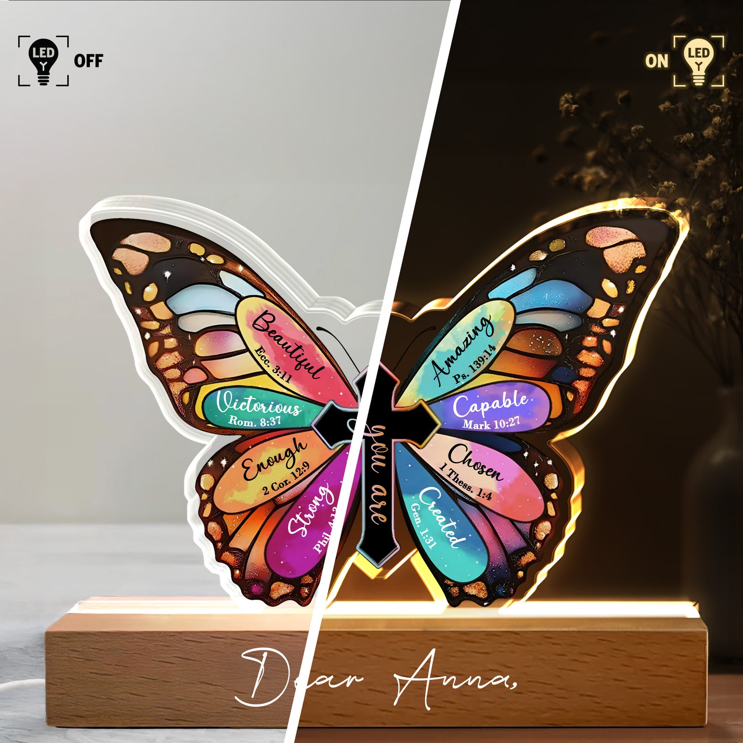 Hermoso, Victorioso, Suficiente, Fuerte, Asombroso, Capaz, Elegido, Creado, Mariposa y Cruz - Luz de noche LED personalizada con base de madera - FTH057_LEWO