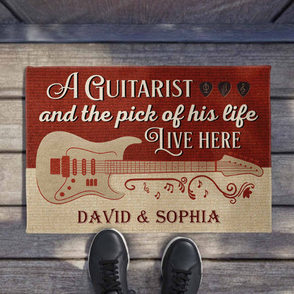 A Guitarist And The Pick Of His Life, Guitar Design