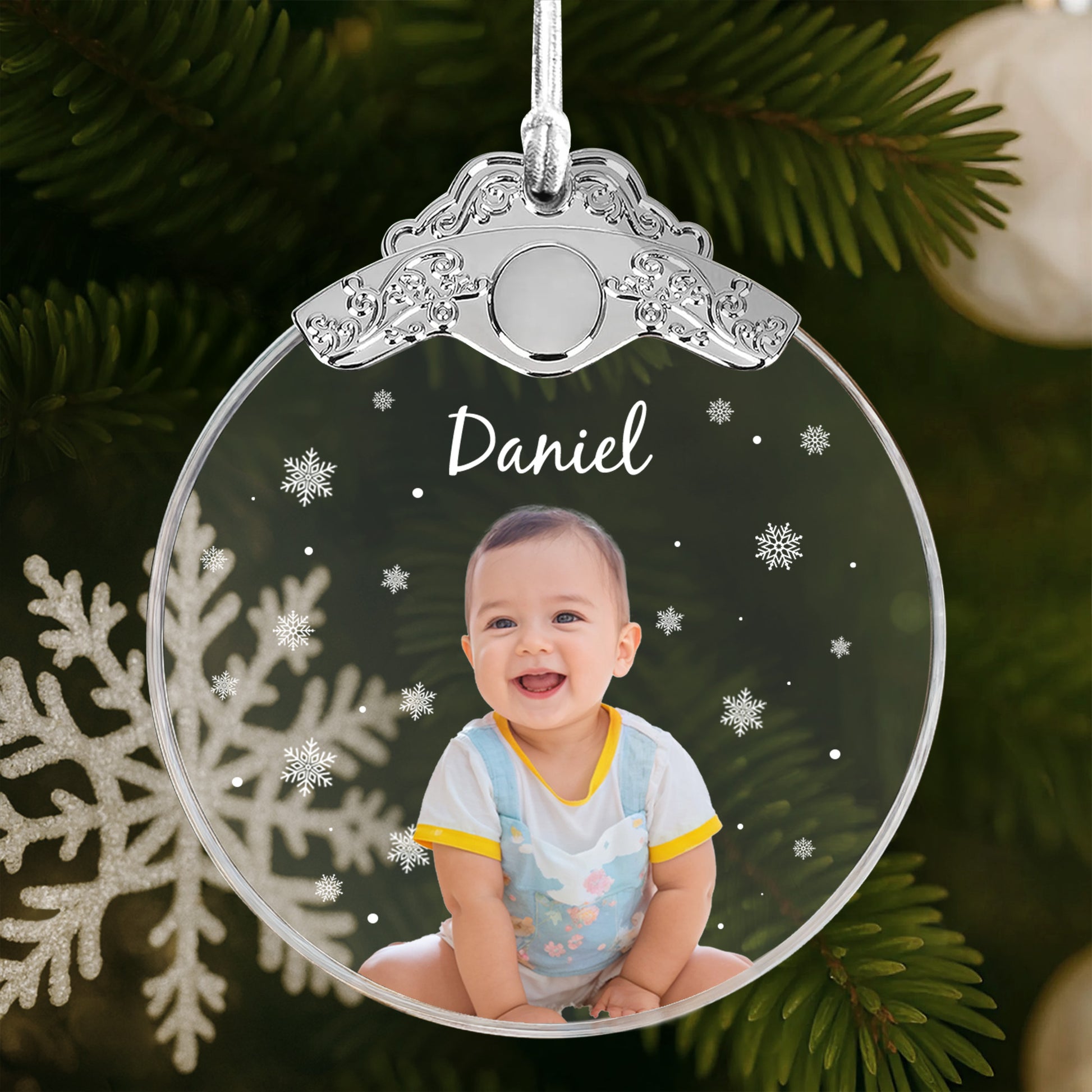 Create A Personalized Memento With Festive Snowflakes