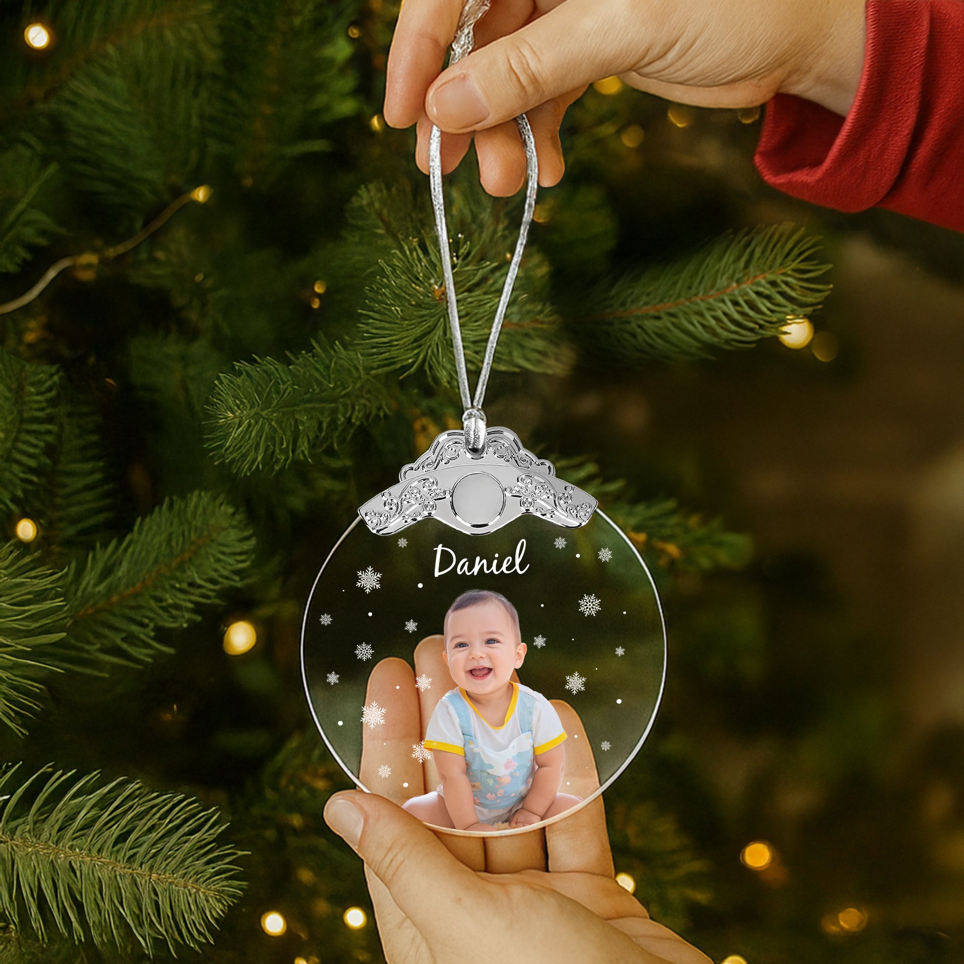 Create A Personalized Memento With Festive Snowflakes