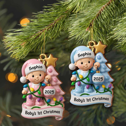 Primera Navidad del bebé con árbol festivo y luces - Adorno de madera personalizado, forma personalizada - KID156_WDO