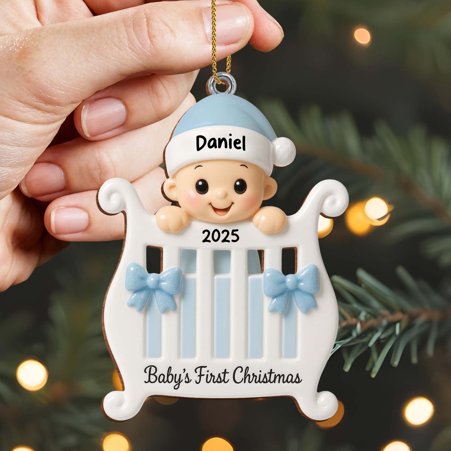 Primera Navidad del bebé con cuna y lazos - Adorno de madera personalizado, forma personalizada - KID179_WDO