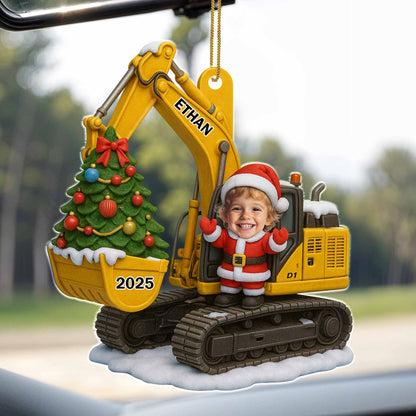 Celebrate Christmas With Festive Excavator And Tree