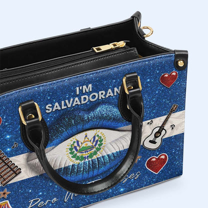 Soy Salvadoreña Pero No Te Pases - Bolso de Cuero Personalizado - LA014_HB