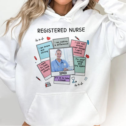 Citas motivacionales para enfermeros titulados con símbolos médicos - Camiseta y sudadera unisex personalizadas - NUR028_WBAS