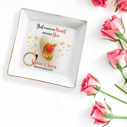 Dieu savait que mon cœur avait besoin de toi, cœur et papillons – Plat à bijoux personnalisé, plat carré en céramique – WIF043_SCRD