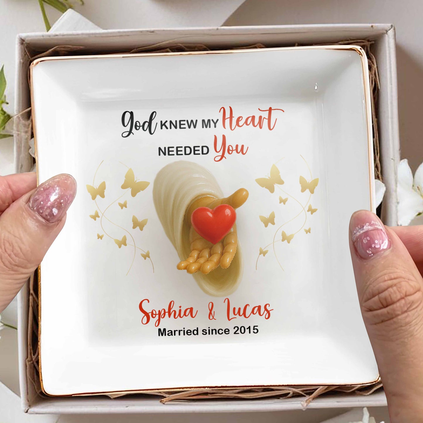 Dieu savait que mon cœur avait besoin de toi, cœur et papillons – Plat à bijoux personnalisé, plat carré en céramique – WIF043_SCRD