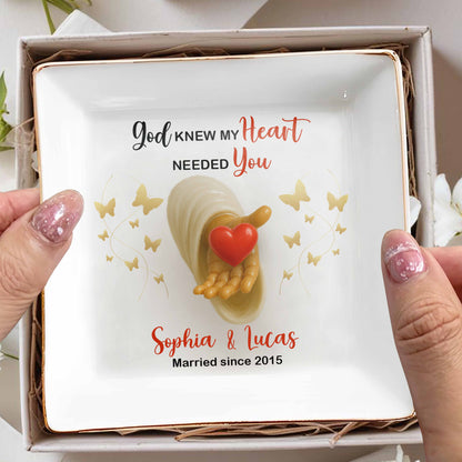 Dieu savait que mon cœur avait besoin de toi, cœur et papillons – Plat à bijoux personnalisé, plat carré en céramique – WIF043_SCRD